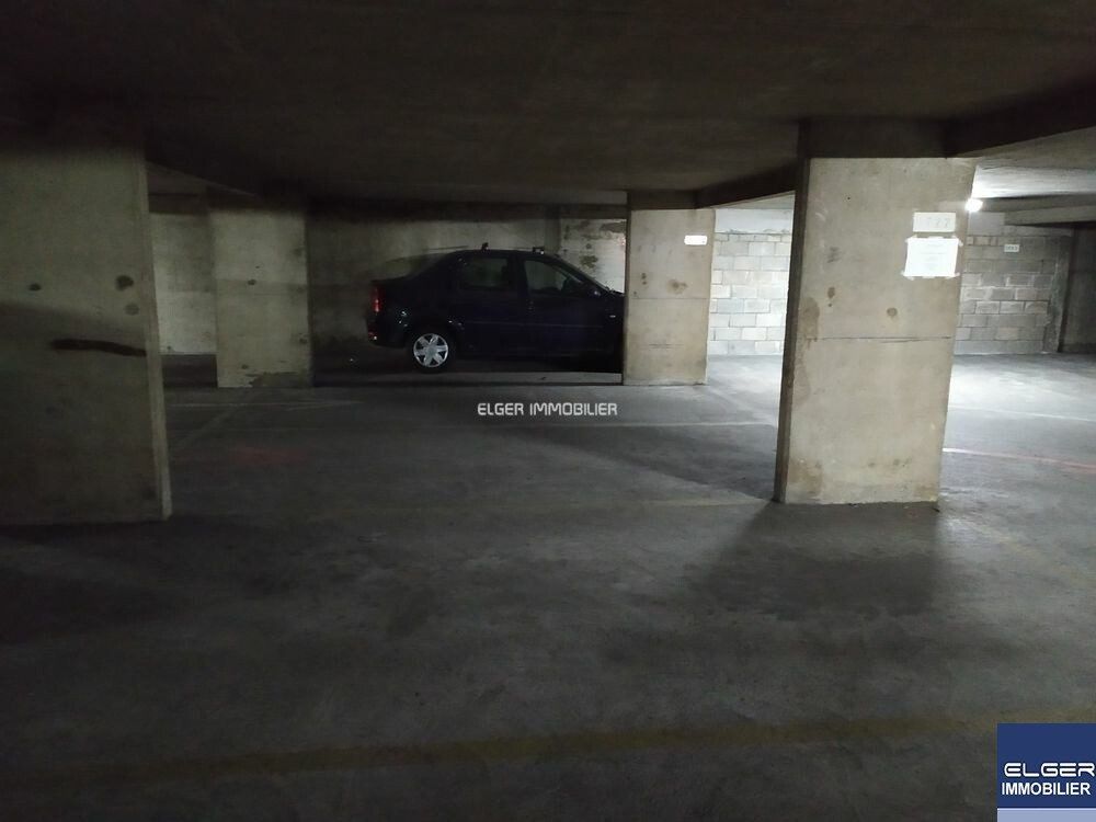 parking space for sale on Paris (75015)