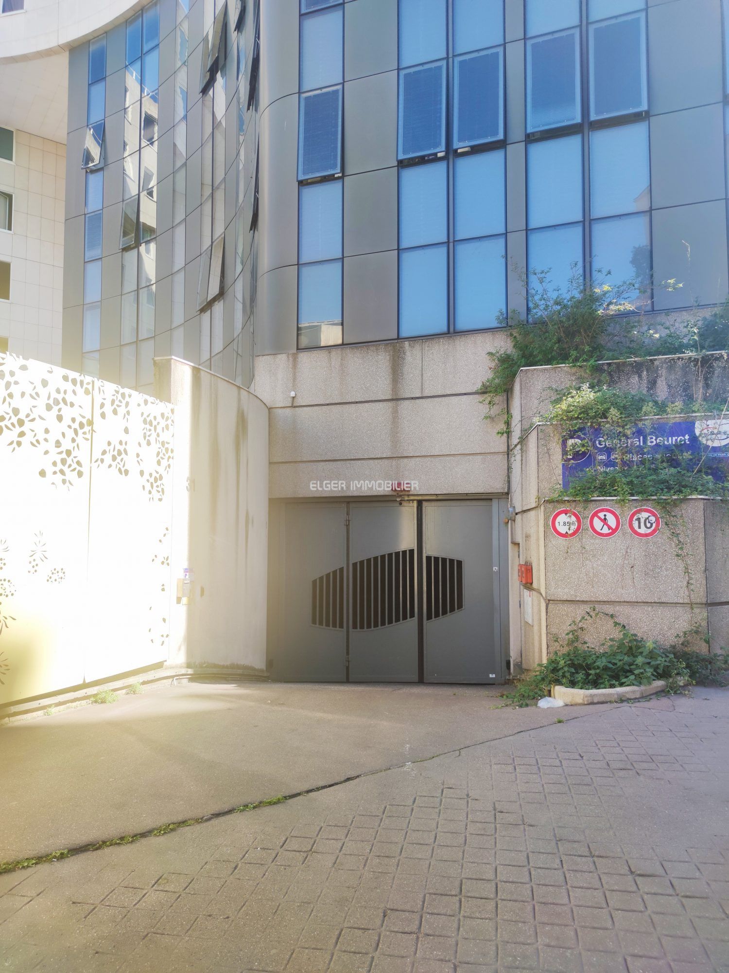 parking space for sale on Paris (75015)