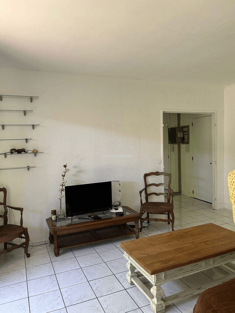 apartment 2 Rooms for rent on Courbevoie (92400)