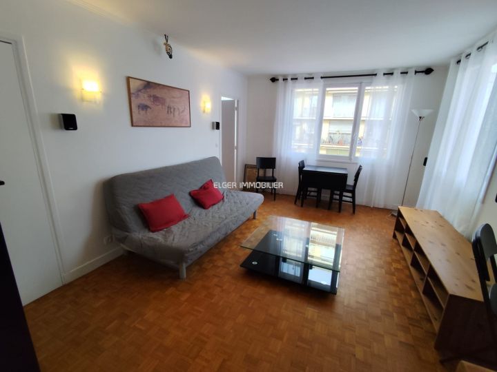 Location Appartement Paris 15 2 Pièces 44.4 m²