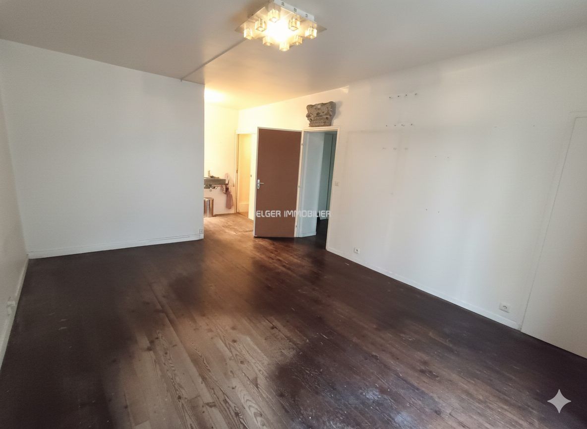 business premises for rent on Paris (75008)