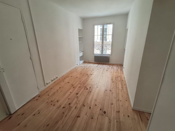Rental Activity premises Paris 8 2&nbsp;Rooms 42&nbsp;m²