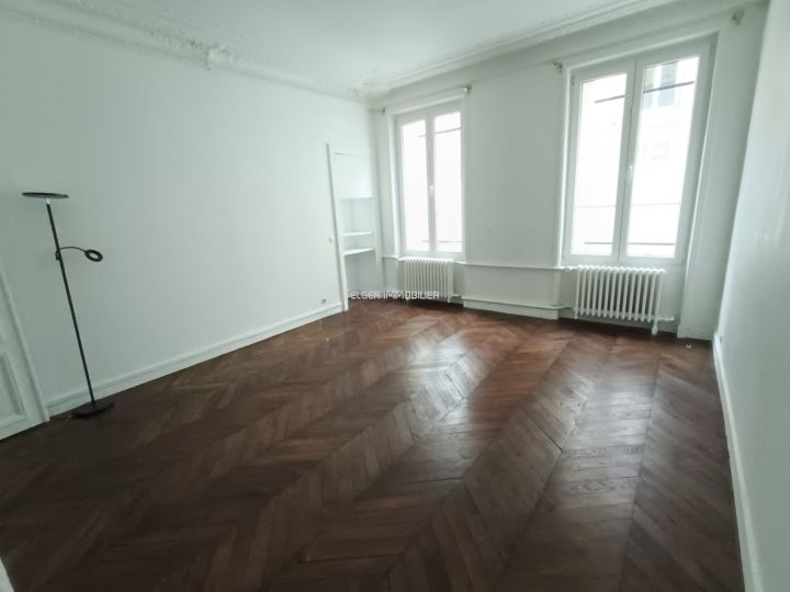 Sale Apartment Paris 16 3&nbsp;Rooms 71.84&nbsp;m²