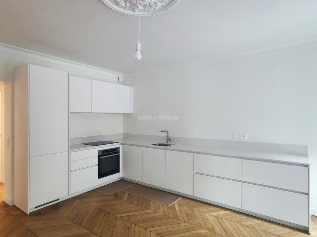 apartment 5 Rooms for rent on Paris (75007)