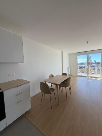Rental Apartment Villeneuve-la-Garenne 3&nbsp;Rooms 68.9&nbsp;m²