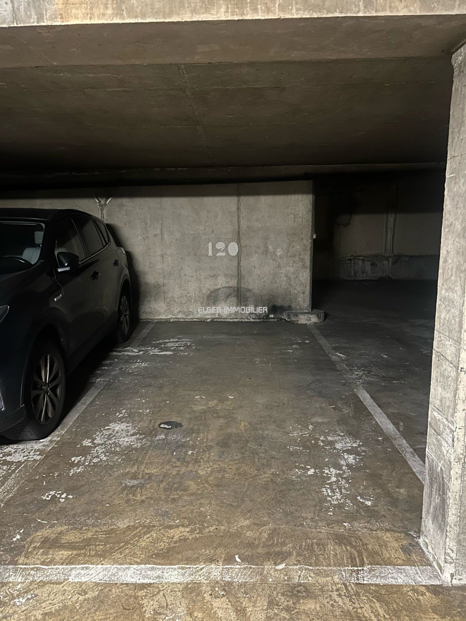 parking space for rent on Paris (75015)