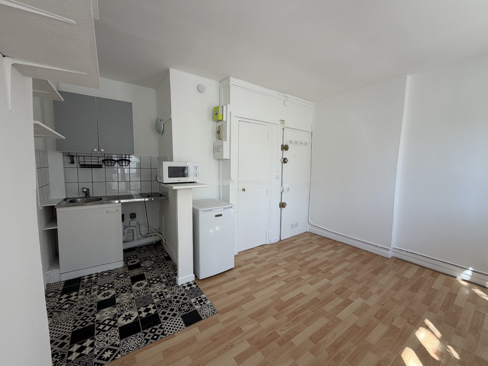 apartment 1 room for rent on Paris (75011)