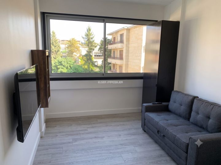 Location Appartement Neuilly-sur-Seine 1&nbsp;pièce 11.43&nbsp;m²