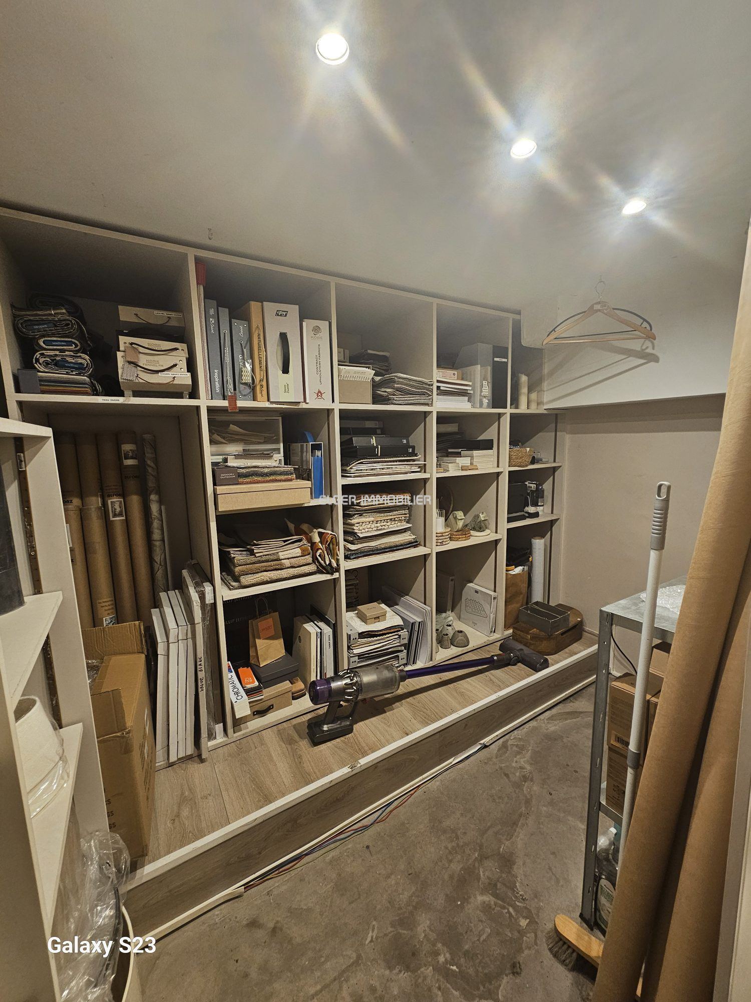 activity premises 1 room for sale on Paris (75015)