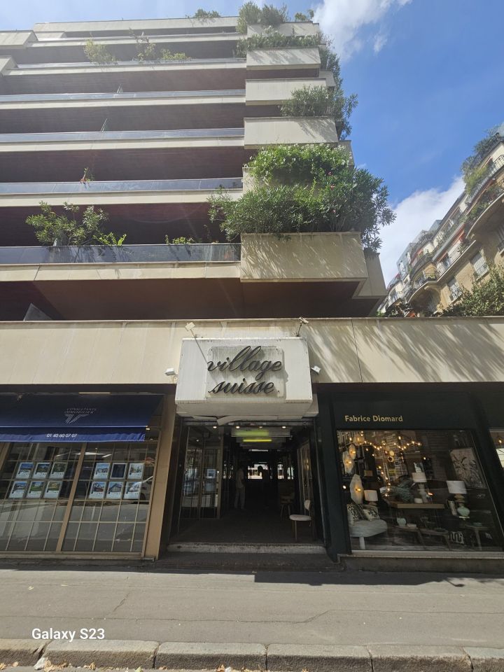 Sale Activity premises Paris 15 1&nbsp;room 20&nbsp;m²