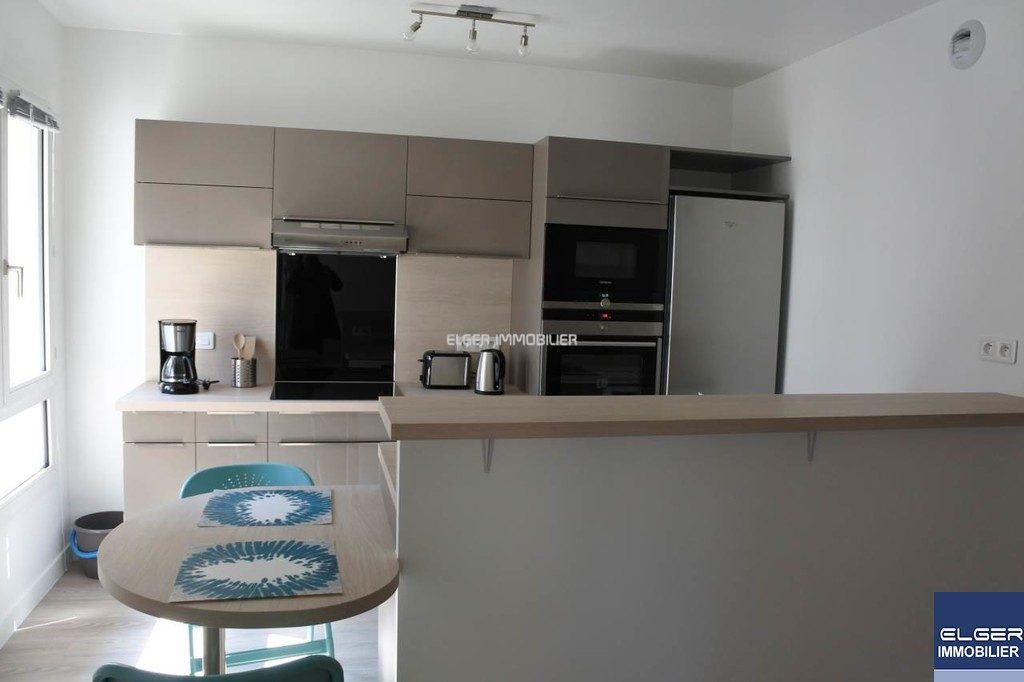 apartment 2 Rooms for rent on Courbevoie (92400)