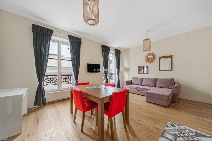Sale Apartment Paris 08 2&nbsp;Rooms 49.11&nbsp;m²